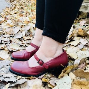 RETRO 90s Red Leather Mary Janes 9M